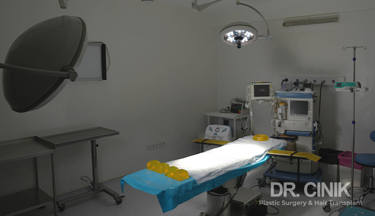 Dr cinik operation room for thigh lift surgeries